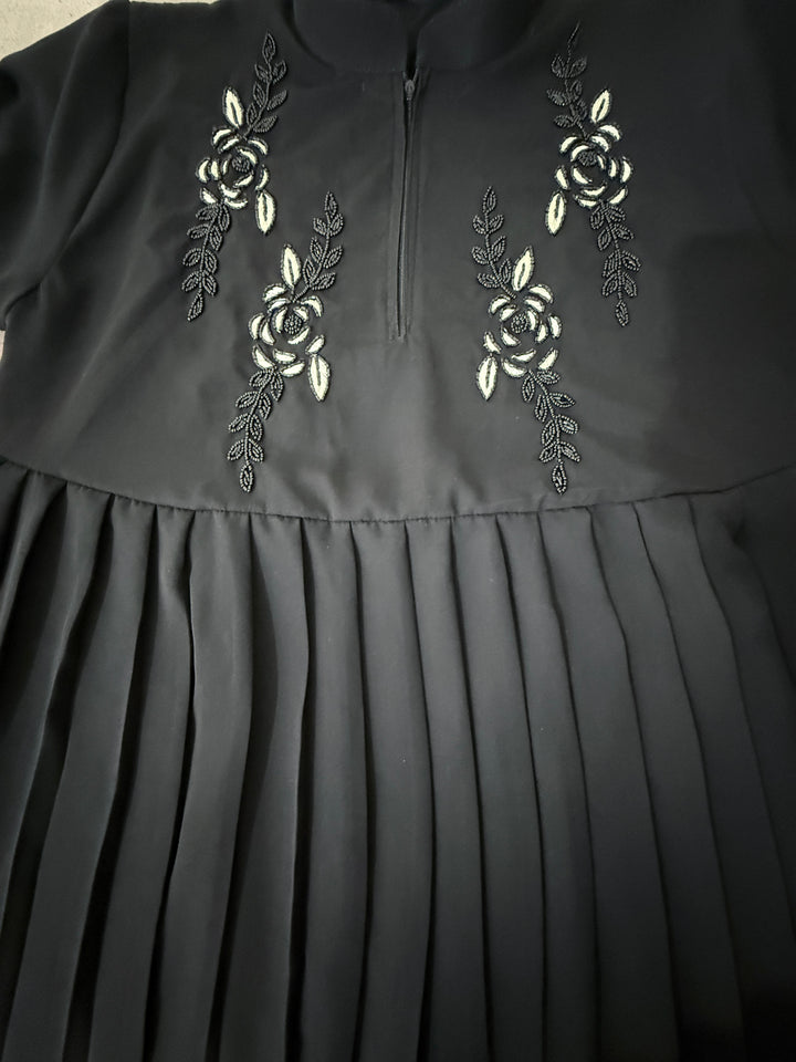 Graceful Abaya Burqa with Pleated Design & Intricate Handwork